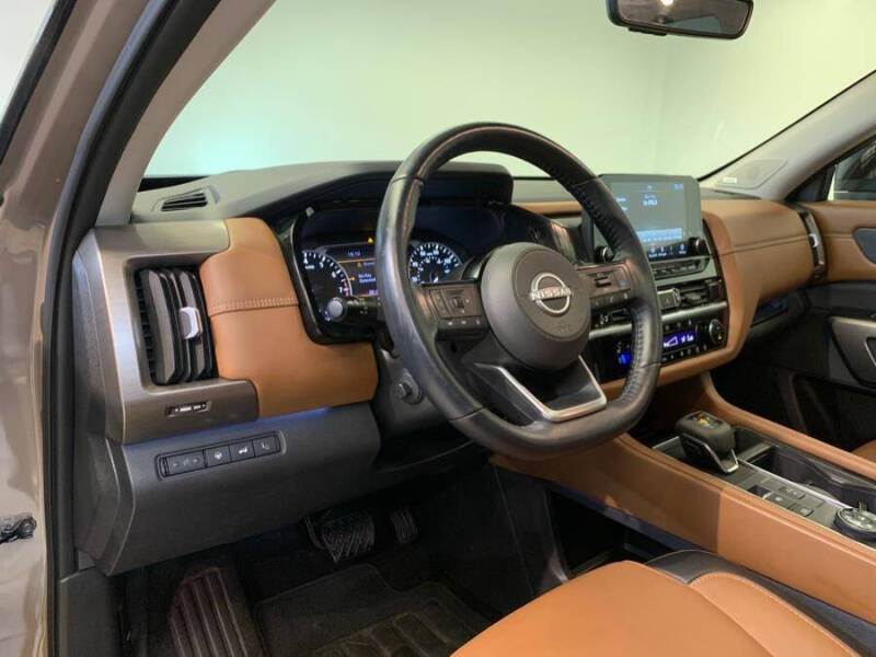 2023 Nissan Pathfinder Platinum