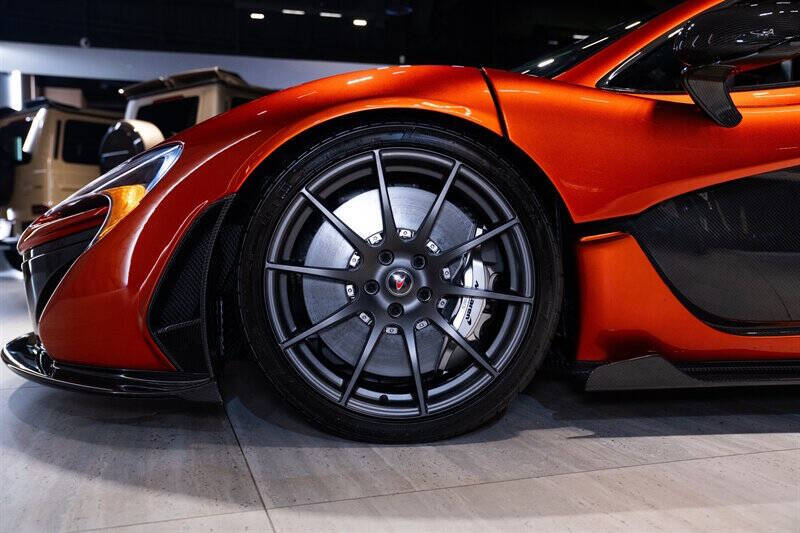 2014 McLaren P1