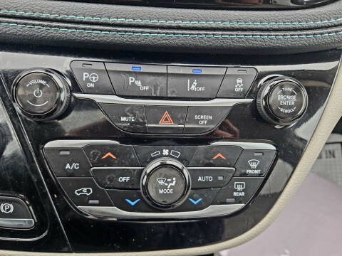 2018 Chrysler Pacifica Hybrid Limited