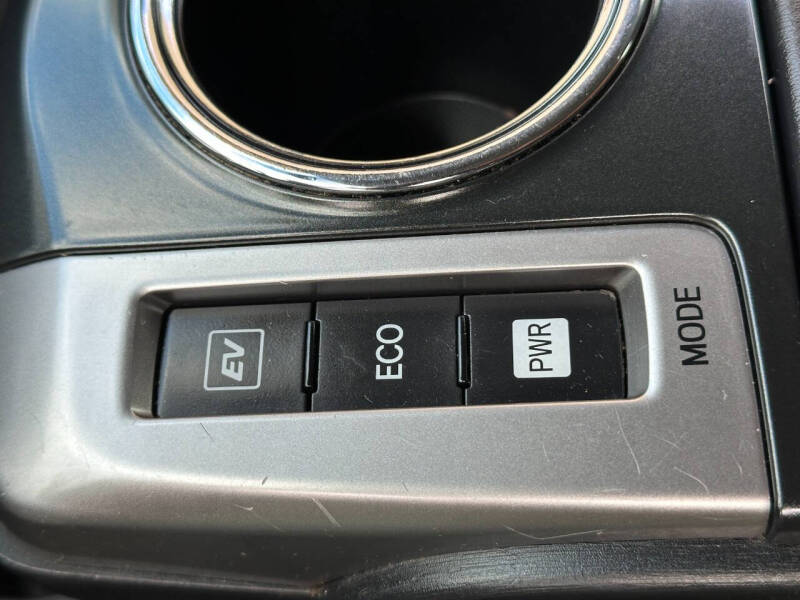 2015 Toyota Prius v Three