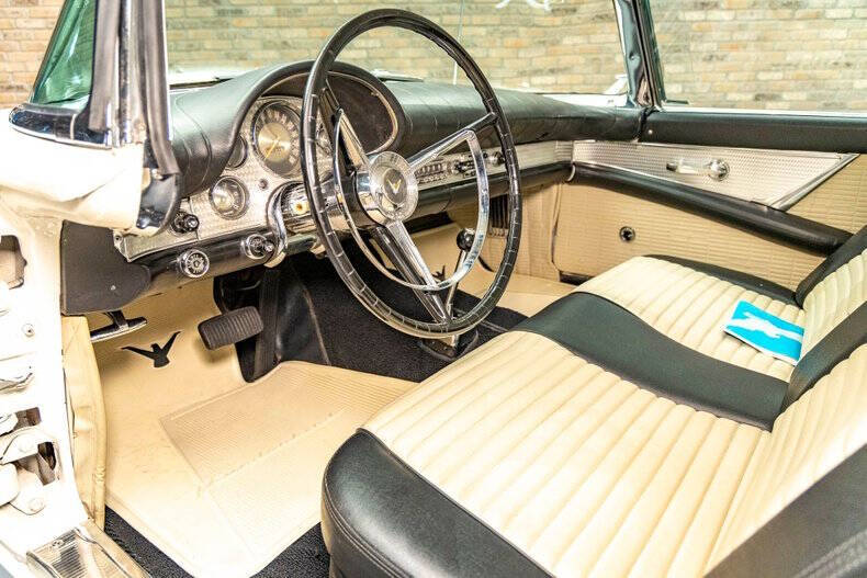 1957 Ford Thunderbird