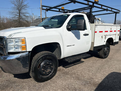 2010 Chevrolet Silverado 3500HD for sale at MEDINA WHOLESALE LLC in Wadsworth OH
