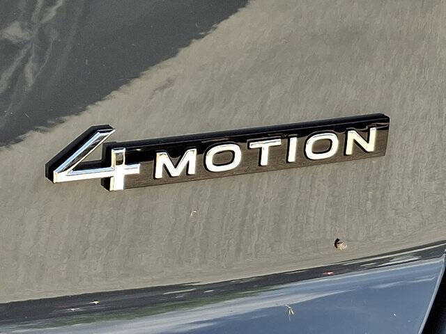 2026 Volkswagen Atlas Cross Sport SEL R-Line Black 4Motion