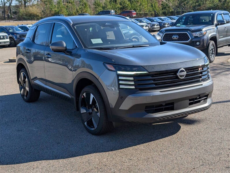 2025 Nissan Kicks SR