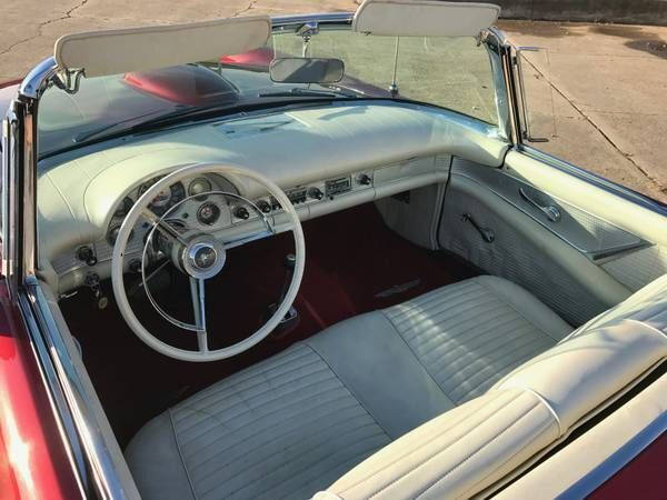 1957 Ford Thunderbird