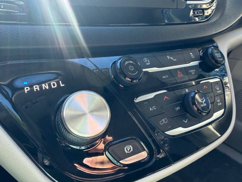 2020 Chrysler Pacifica Touring L
