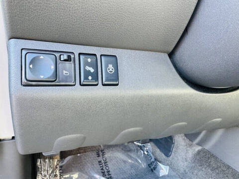 2011 Nissan Pathfinder LE