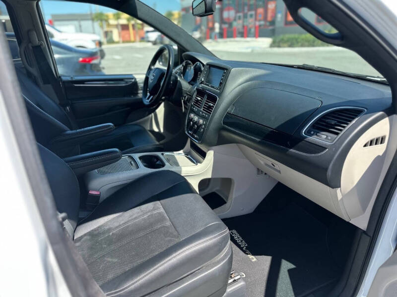 2017 Dodge Grand Caravan SXT