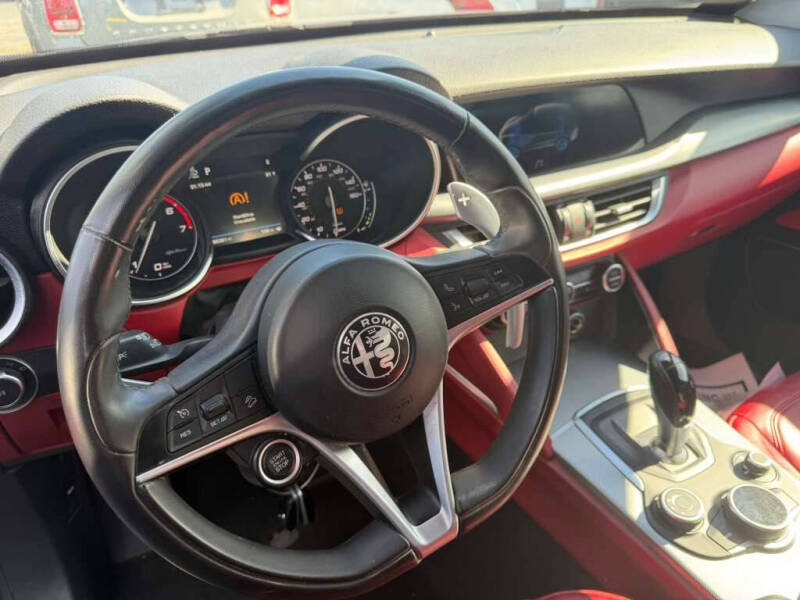 2019 Alfa Romeo Stelvio Sport
