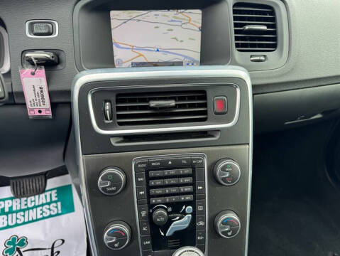 2015 Volvo V60 T5 Drive-E Platinum