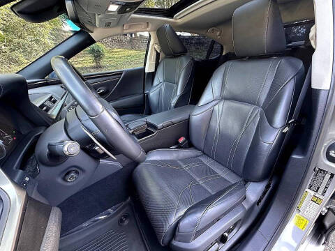 2021 Lexus ES 300h Ultra Luxury