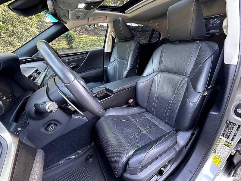 2021 Lexus ES 300h Ultra Luxury