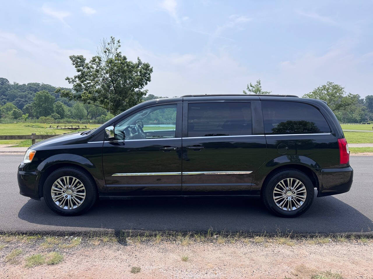 2014 Chrysler Town and Country 22