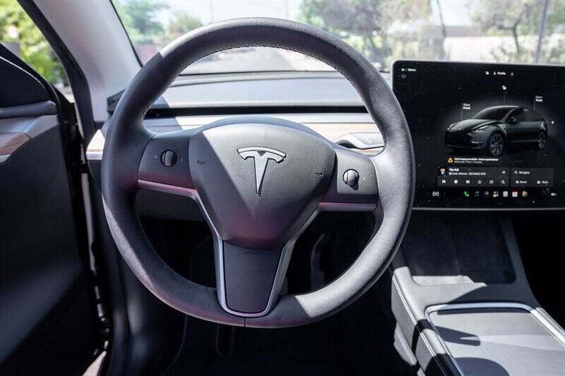2025 Tesla Model Y Long Range