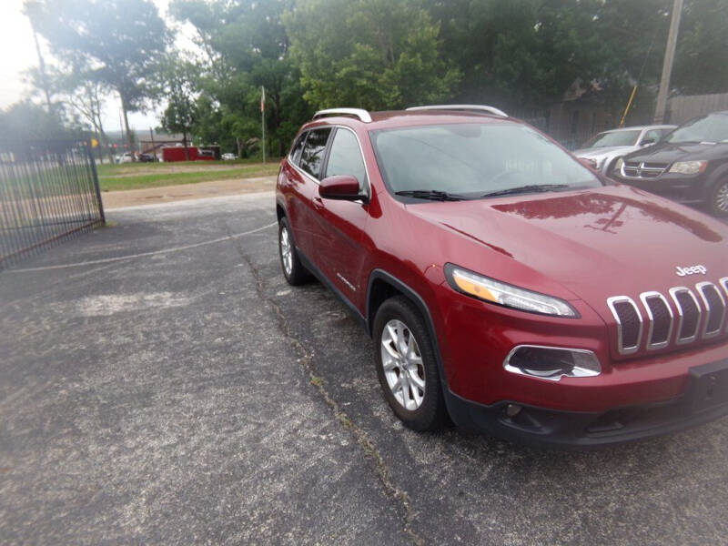 2017 Jeep Cherokee Latitude photo 3