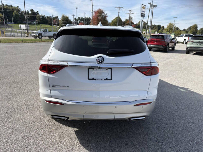 2023 Buick Enclave Essence