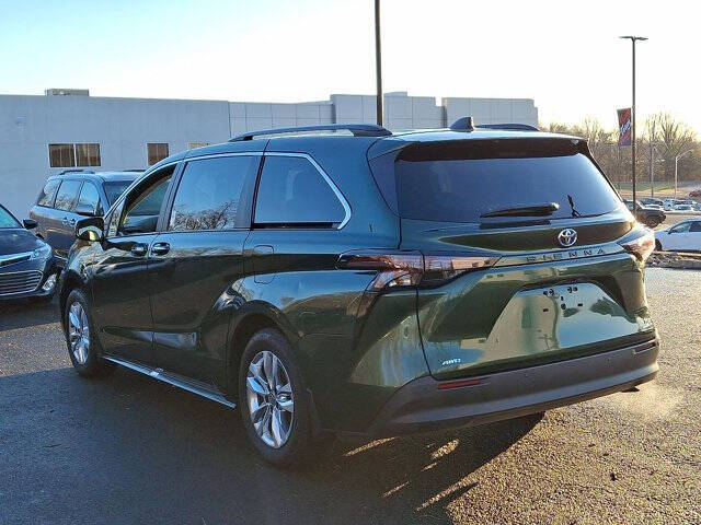 2024 Toyota Sienna XLE 7-Passenger