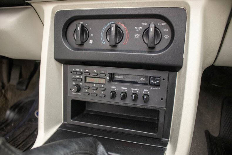 1990 Ford Mustang