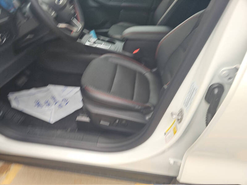 2025 Ford Escape ST-Line Select