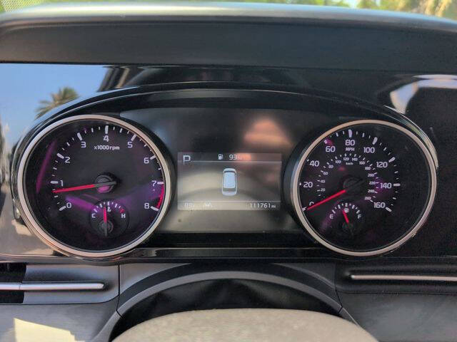 2022 Kia Carnival SX