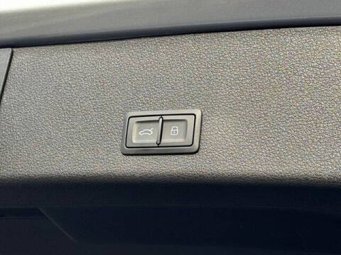 2023 Audi e-tron S quattro Premium Plus