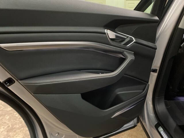 2023 Audi e-tron quattro Premium Plus