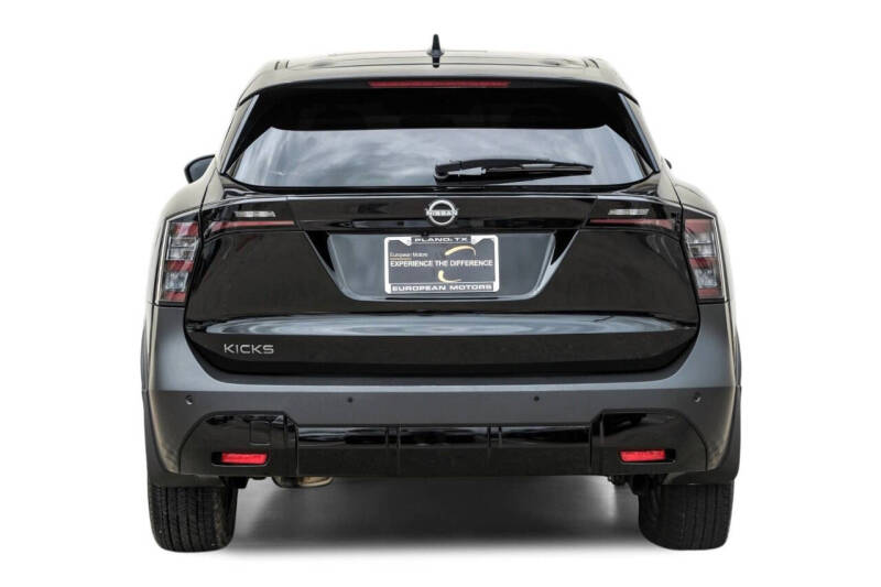 2025 Nissan Kicks SV