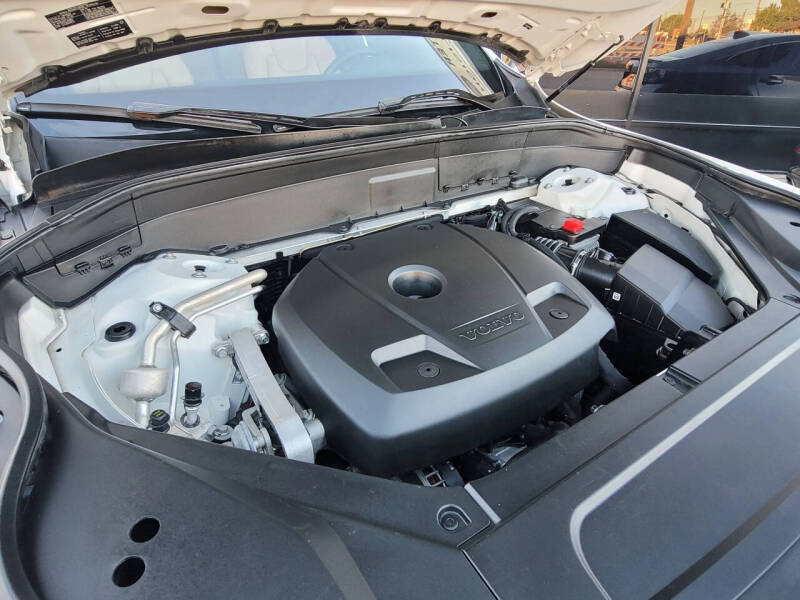 2018 Volvo XC90 T6 Momentum