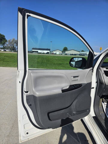 2019 Toyota Sienna L 7-Passenger