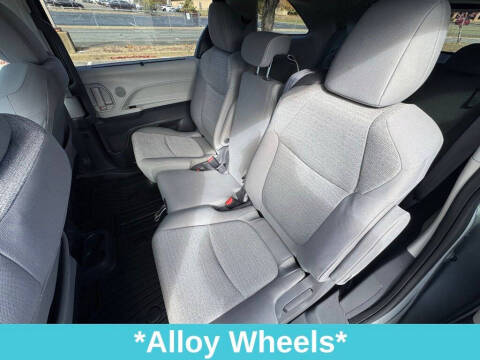 2021 Toyota Sienna LE 8-Passenger