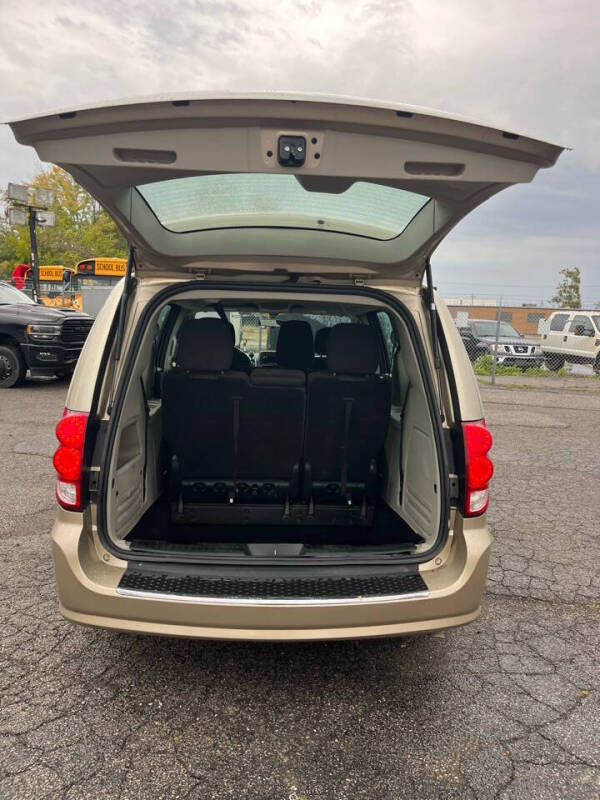 2013 Dodge Grand Caravan American Value Package