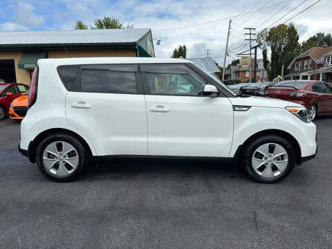 2016 Kia Soul for sale at FIVE POINTS AUTO CENTER in Lebanon PA