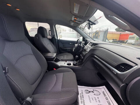 2017 Chevrolet Traverse LT