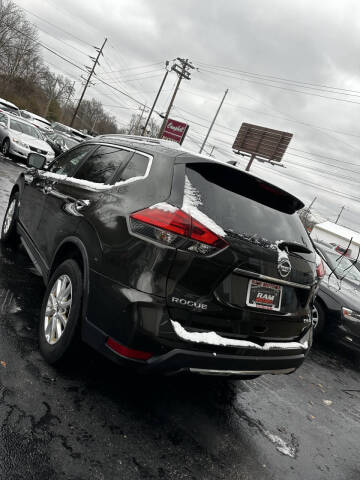 2017 Nissan Rogue SV
