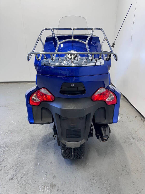 2013 Can-Am Spyder RT-S SM5