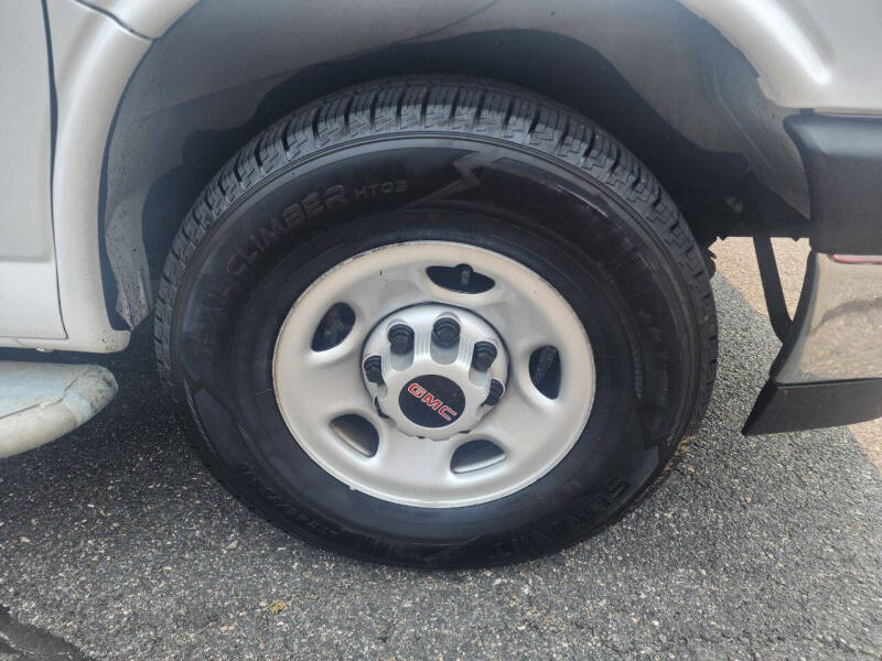 2023 GMC Savana 2500