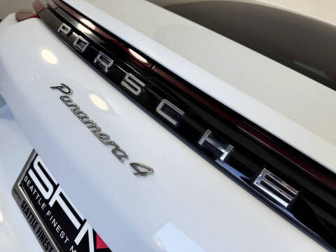 2017 Porsche Panamera 4
