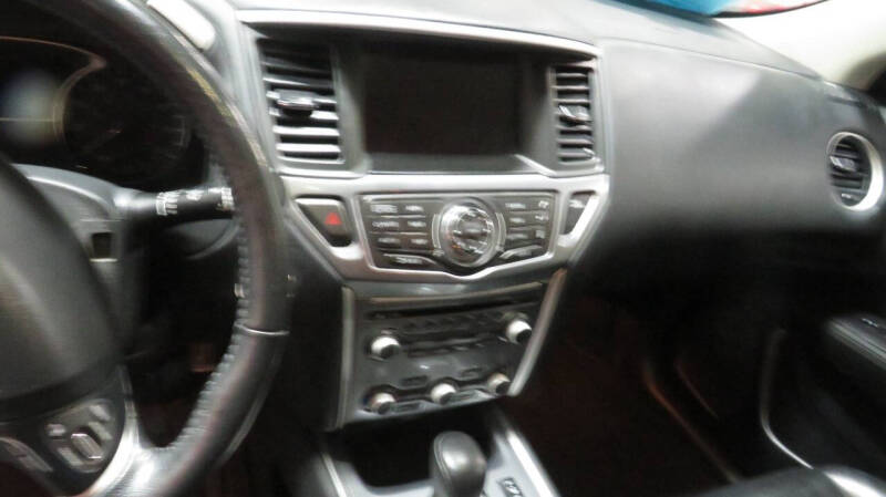 2019 Nissan Pathfinder SL