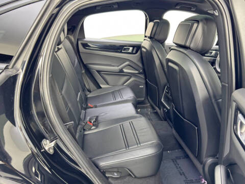 2022 Porsche Cayenne Coupe Platinum Edition