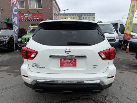 2020 Nissan Pathfinder SL