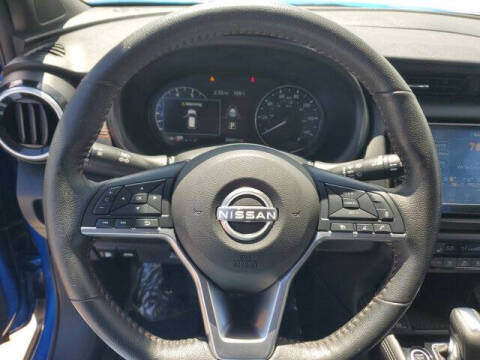 2022 Nissan Kicks SR