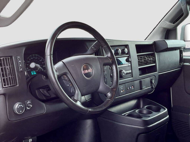 2023 GMC Savana 3500