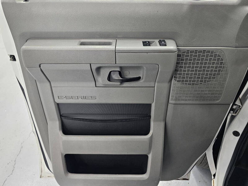 2013 Ford E-Series E-150