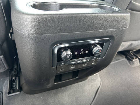 2025 GMC Yukon XL AT4