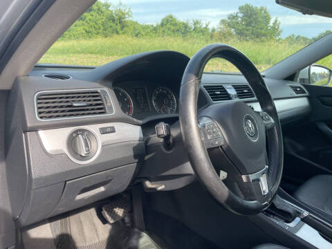 2013 Volkswagen Passat SE PZEV