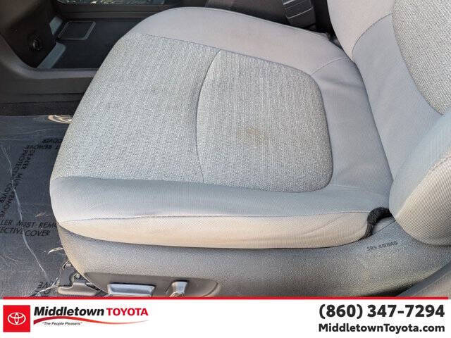 2025 Toyota Sienna LE 8-Passenger