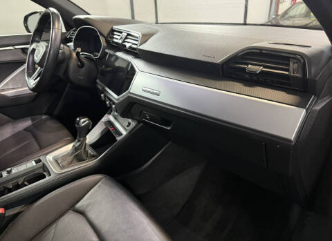 2020 Audi Q3 quattro Premium 45 TFSI