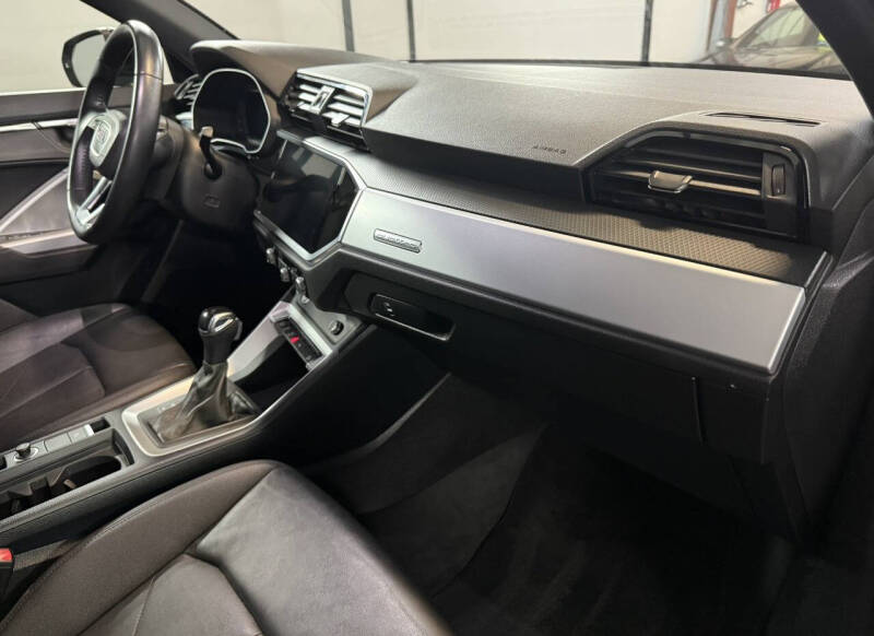 2020 Audi Q3 quattro Premium 45 TFSI