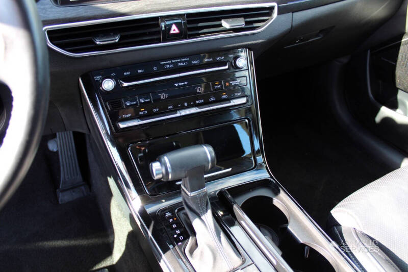 2020 Kia Cadenza Limited