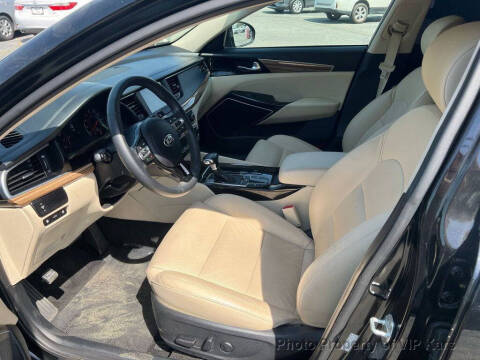 2017 Kia Cadenza Premium